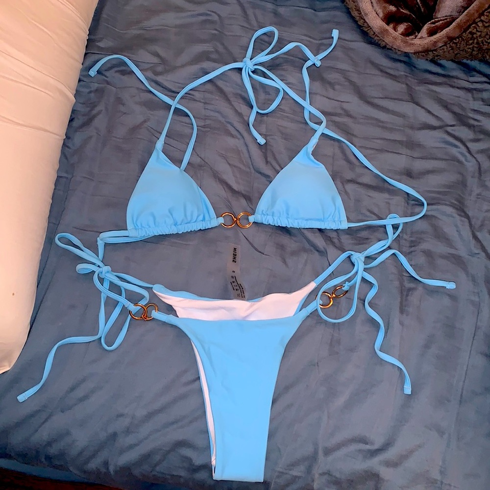 She in bikini